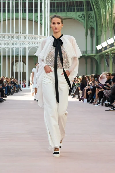 Look 22